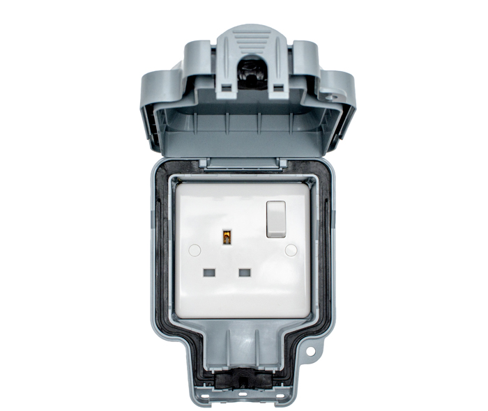 13A 1 Gang Weatherproof Outdoor Switched Socket